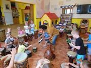 Příběh o bubnu - bubnování ve školce